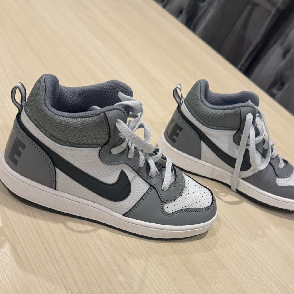 Nike Kids Sneakers Gray and White